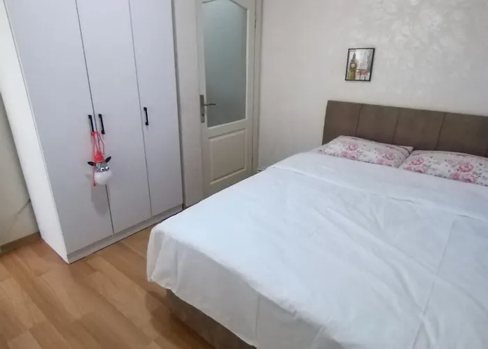 2 Ege Ueniversite Ve Hastanesi Yakini , Aileye Ve Firma Calisanlarina Uygun Bornova